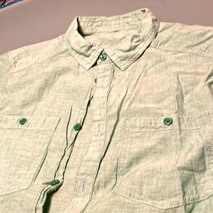 H&M  Green Super Lightweight Cotton Button Down Long Sleeve Shirt